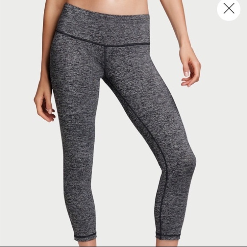 Victoria's Secret Sport Knockout Low Rise Capri XS